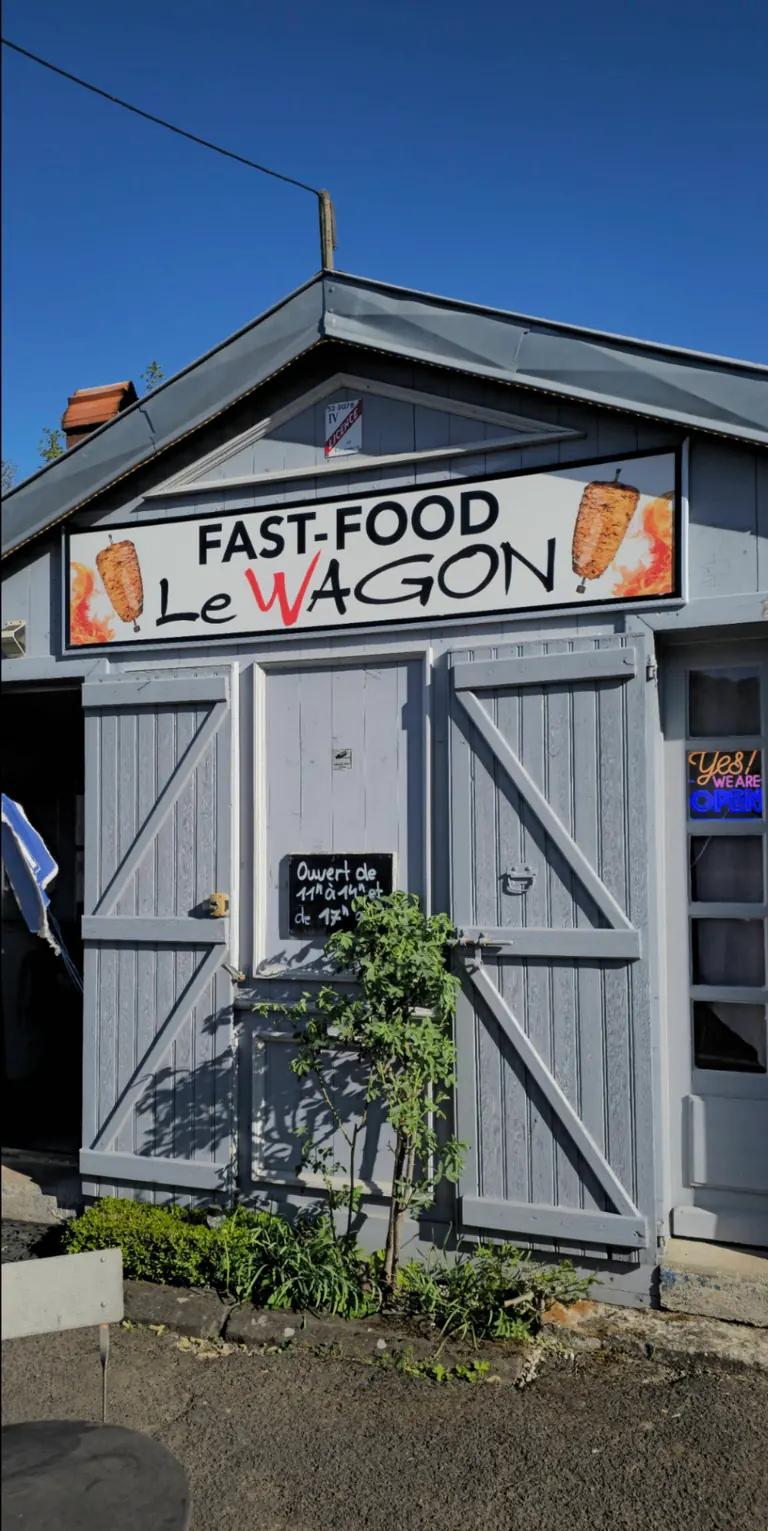 Façade du Fast-Food Le Wagon