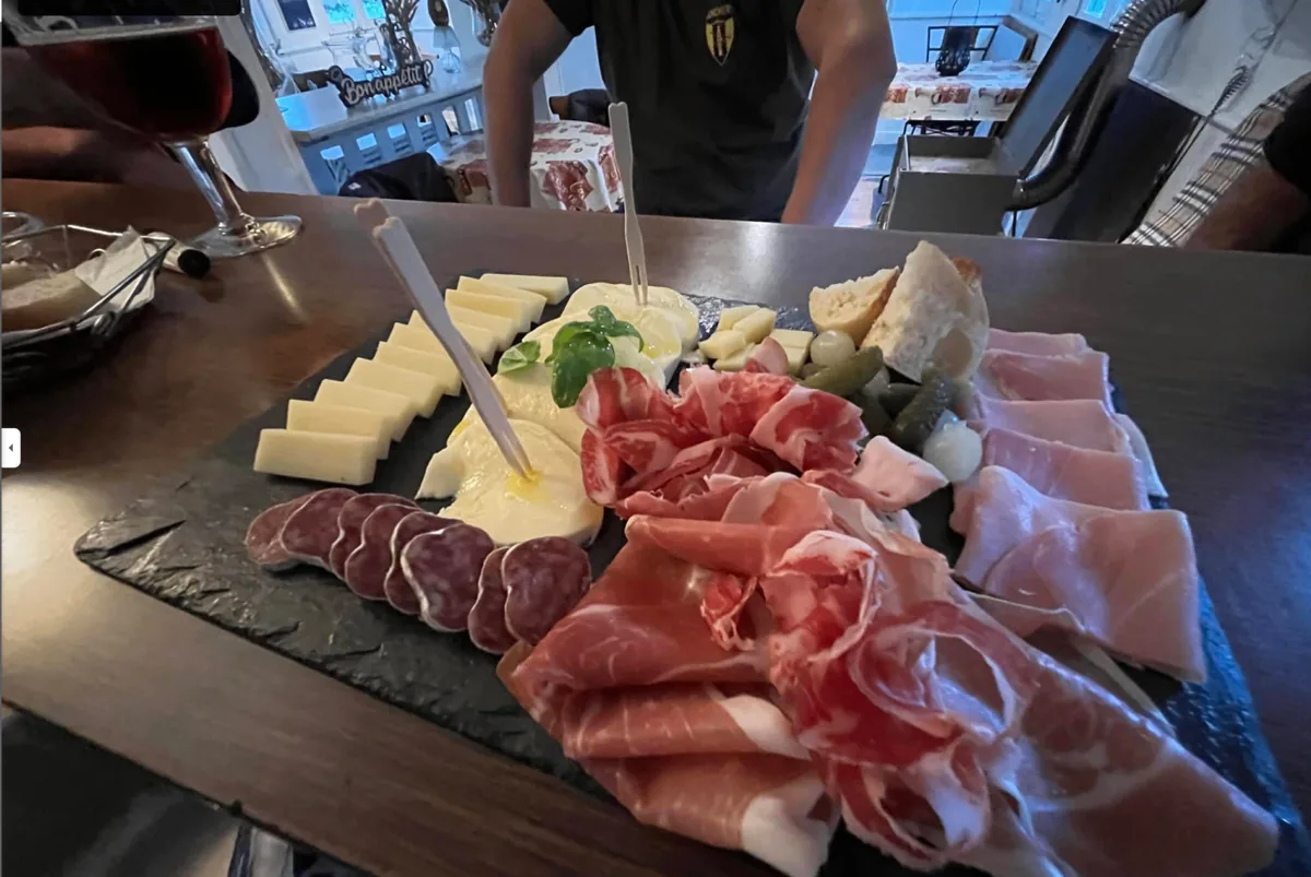 Planche de charcuterie et fromages