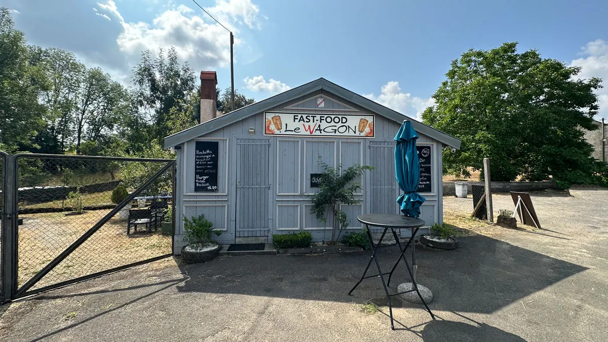 Façade du restaurant Le Wagon Kebab à Bourg-Sainte-Marie