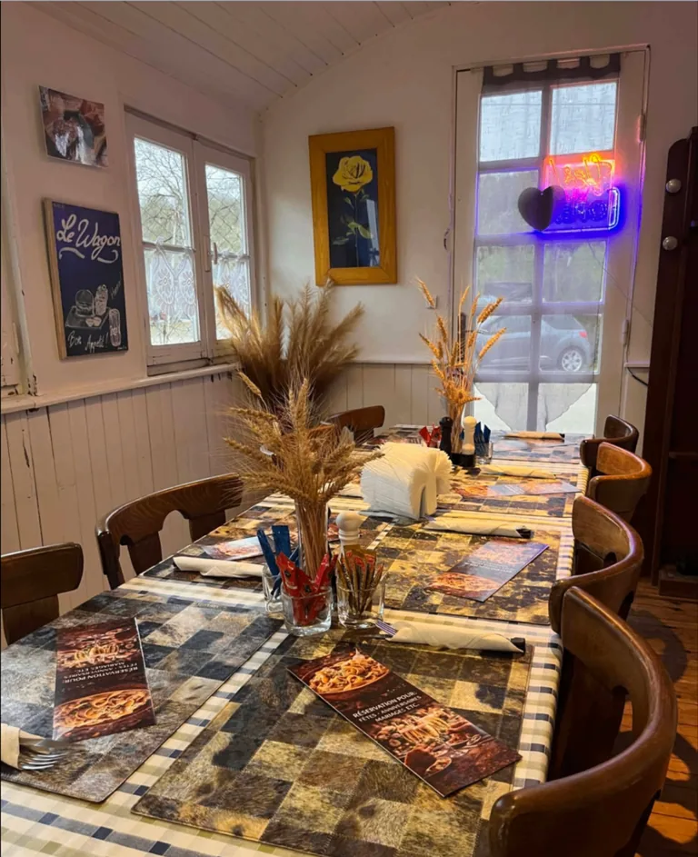 Salle du restaurant Le Wagon